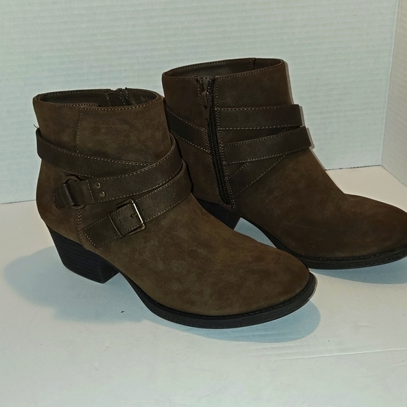 A WOMENS SIZE 8 M LOW BOOT TANGERINE - Picture 1 of 9